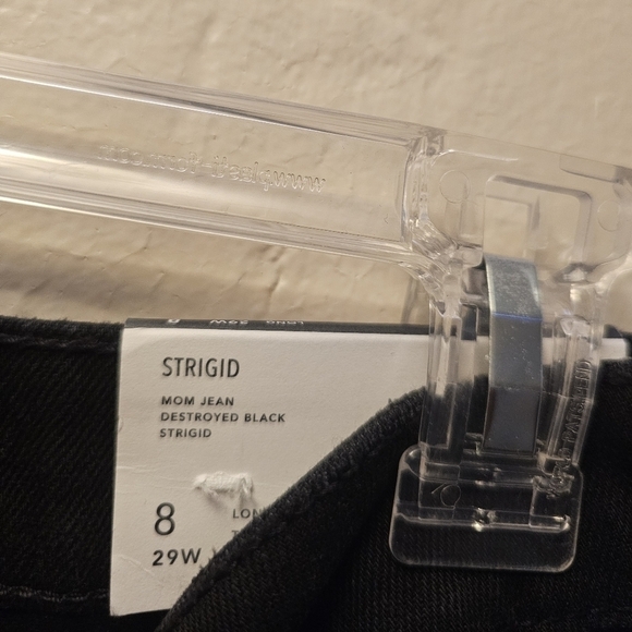 AE Strigid Ripped Mom Jean - Picture 10 of 11